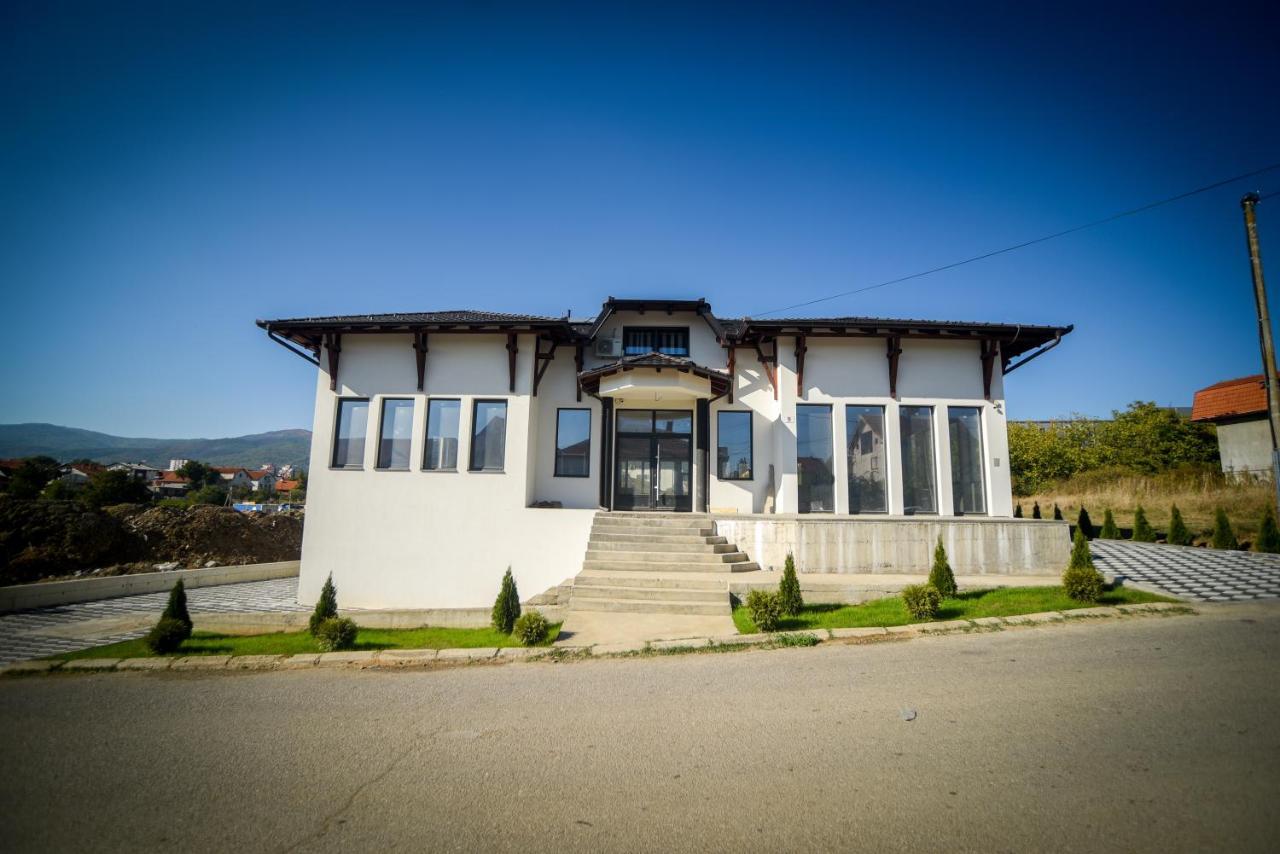 Prenociste Adria Aparthotel Vranje Exterior photo