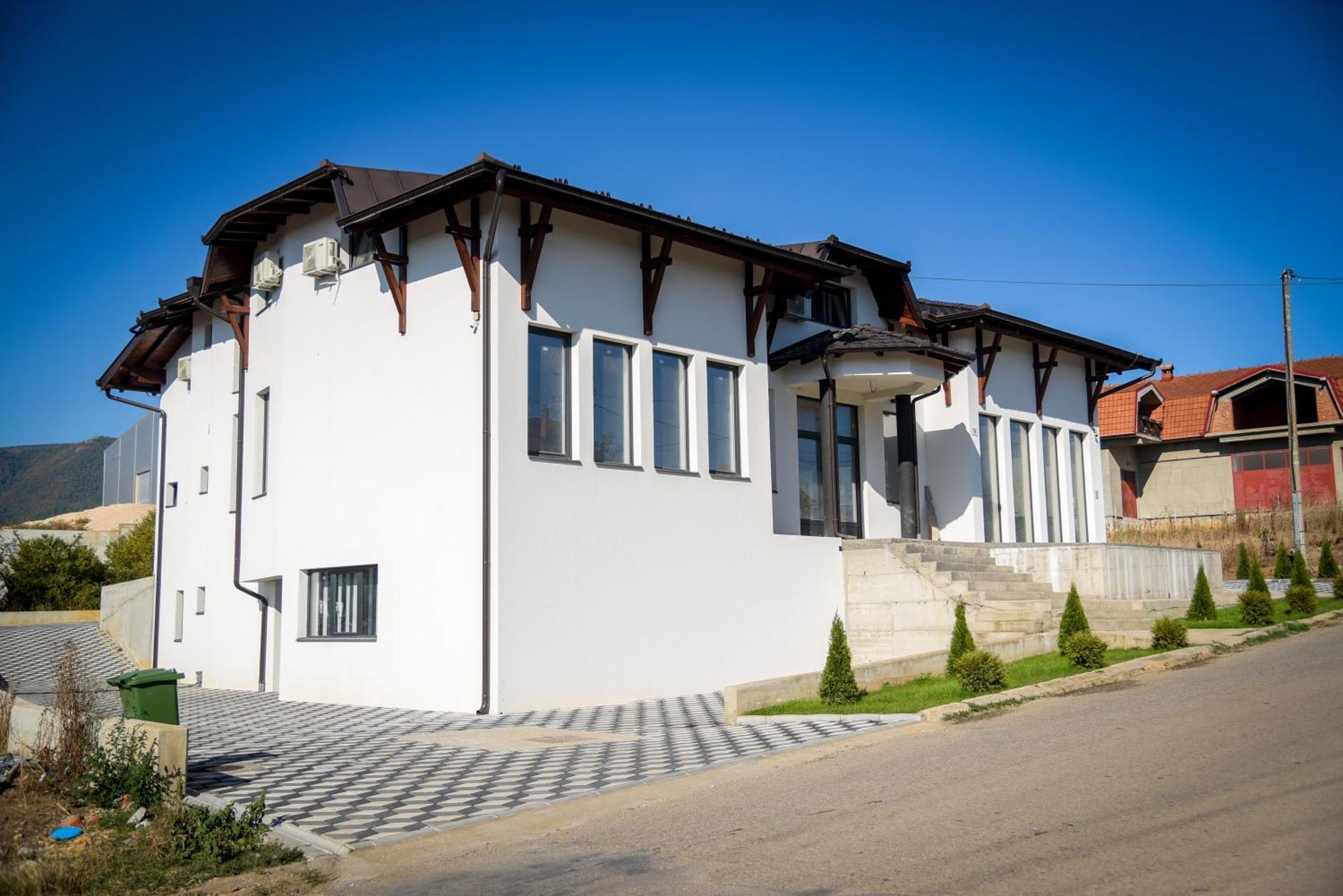 Prenociste Adria Aparthotel Vranje Exterior photo